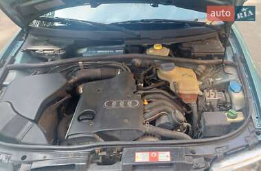 Седан Audi A4 1999 в 