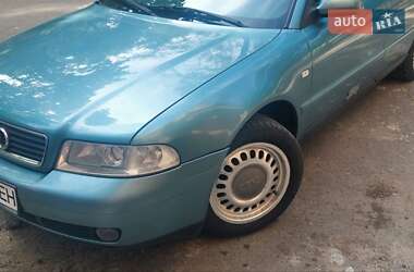 Седан Audi A4 1999 в 