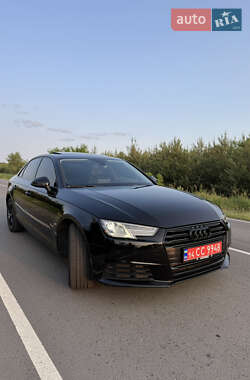 Седан Audi A4 2017 в 