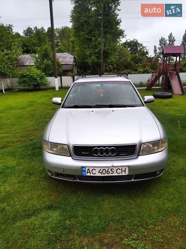 Универсал Audi A4 2000 в 