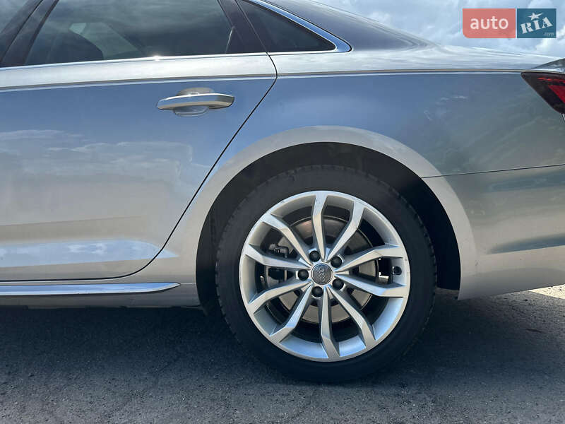 Седан Audi A4 2018 в Лубнах