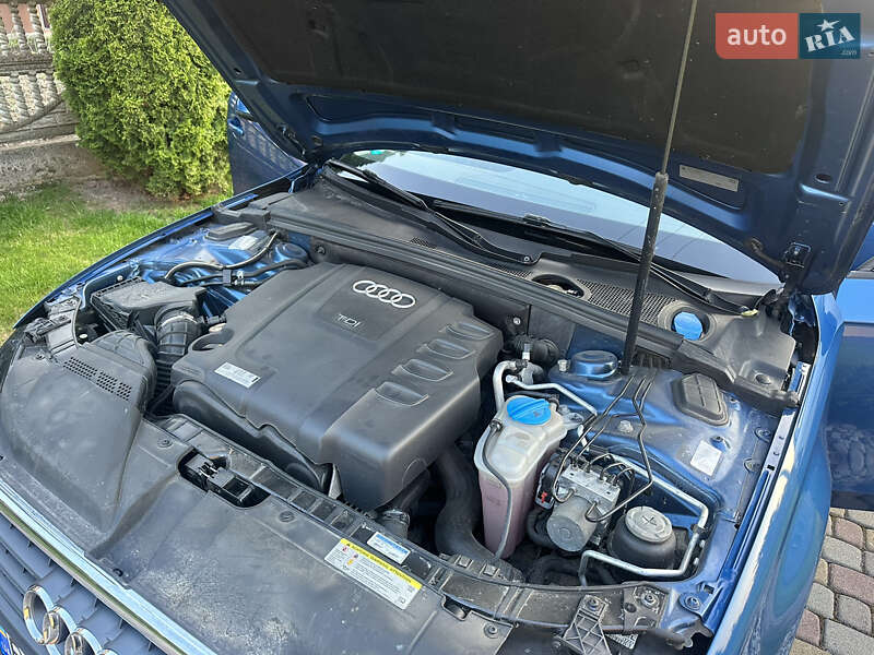 Седан Audi A4 2011 в Ивано-Франковске