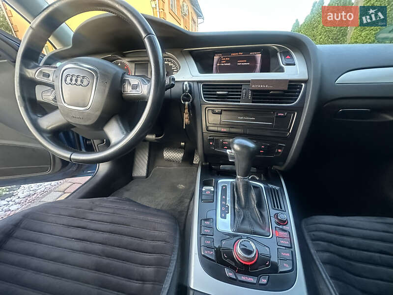 Седан Audi A4 2011 в Ивано-Франковске