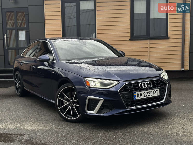 Седан Audi A4 2021 в 