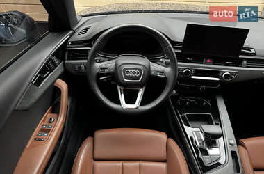 Седан Audi A4 2021 в 
