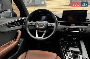 Седан Audi A4 2021 в 