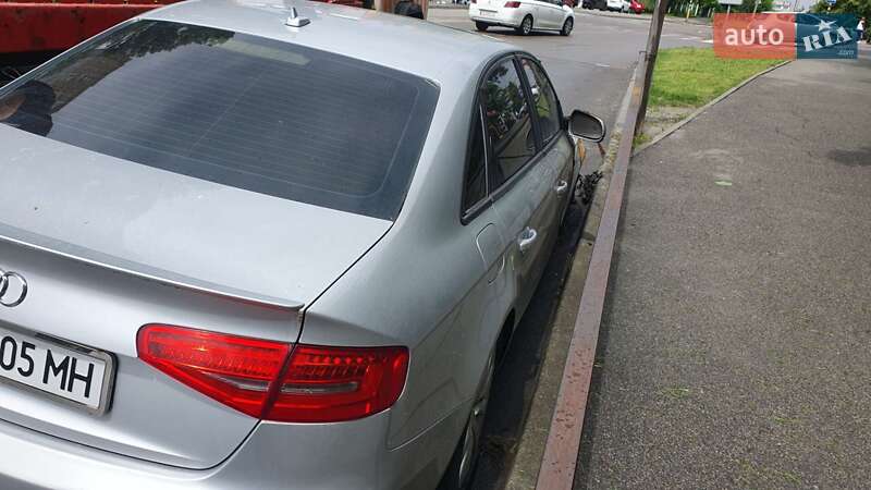 Седан Audi A4 2013 в Києві