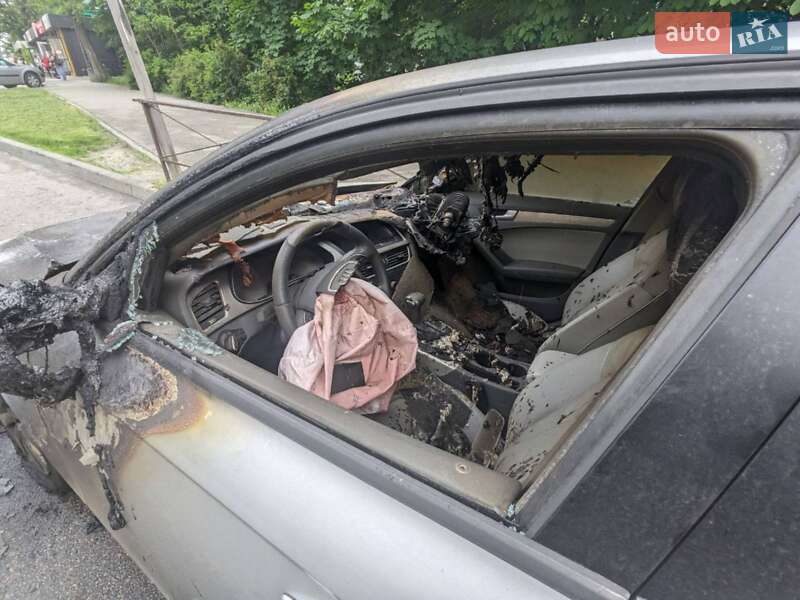 Седан Audi A4 2013 в Києві