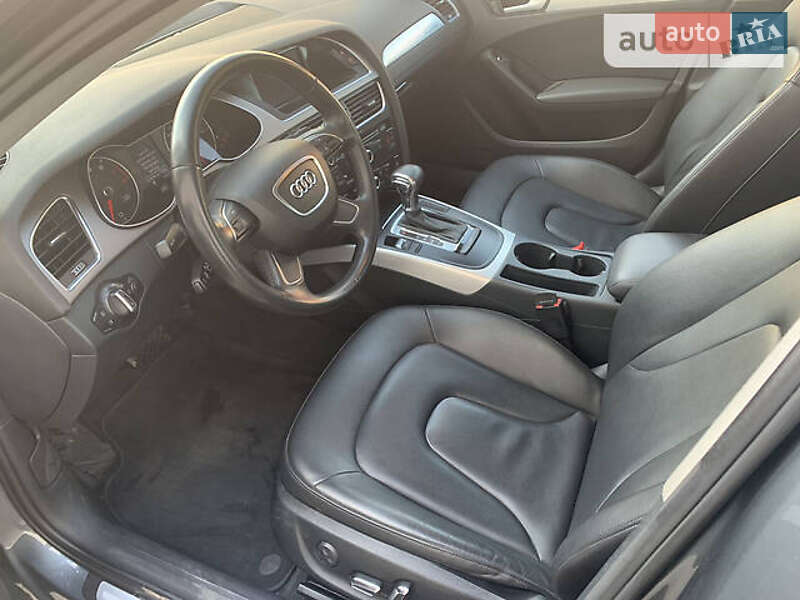 Седан Audi A4 2013 в Кролевці