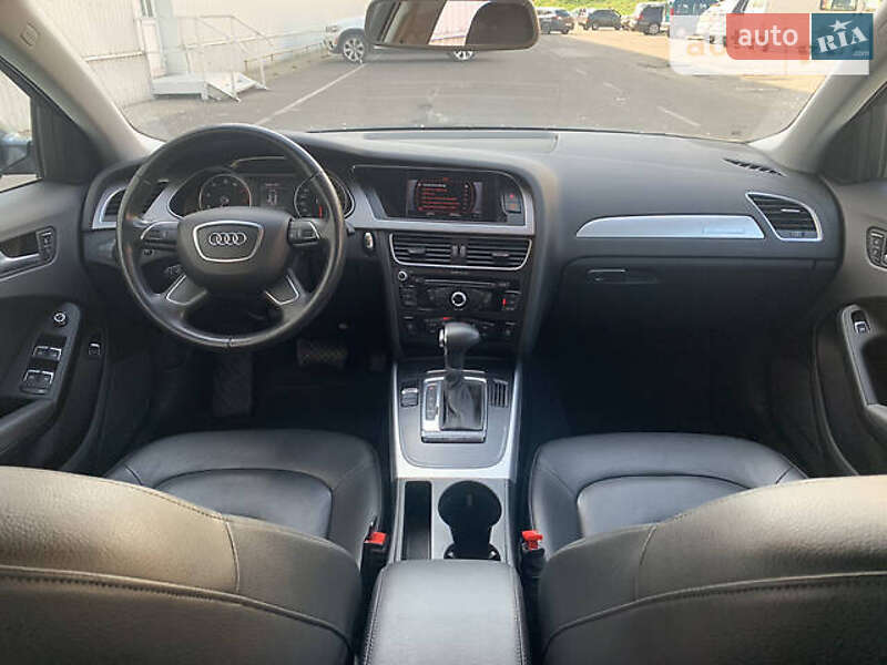 Седан Audi A4 2013 в Кролевці