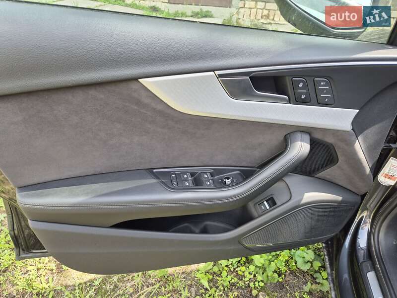 Универсал Audi A4 2018 в Киеве