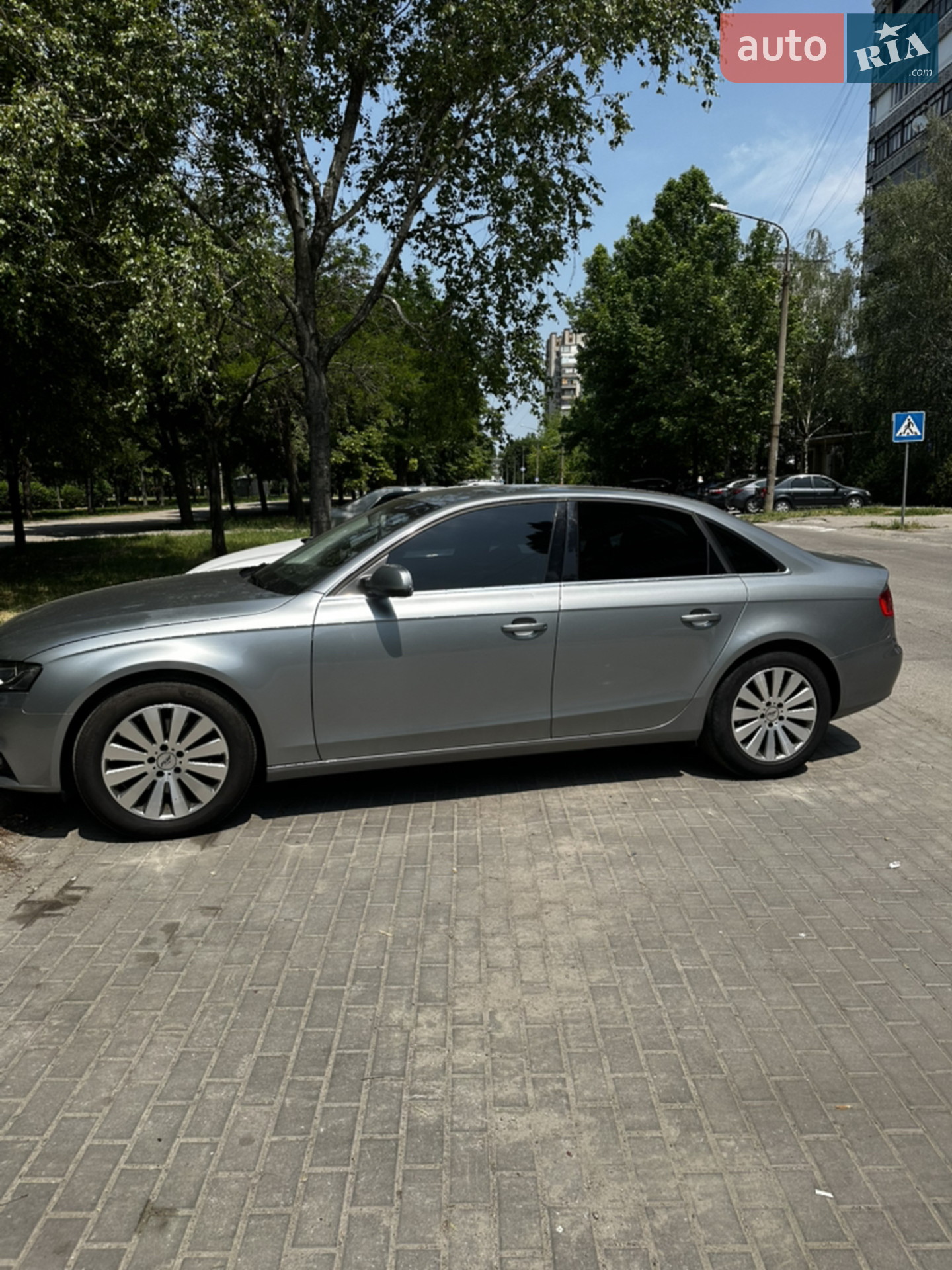 2010 Audi A4 - мініатюра 3