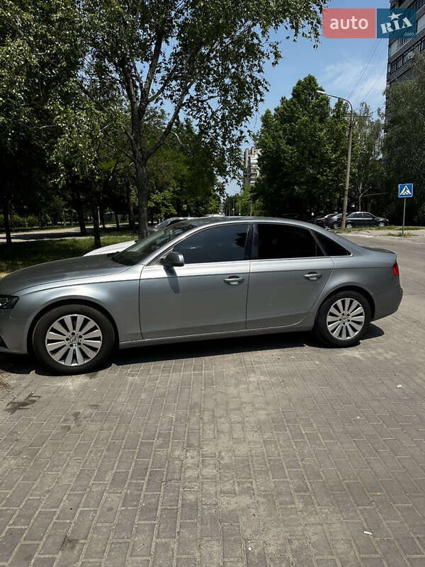 Седан Audi A4 2010 в Запорожье