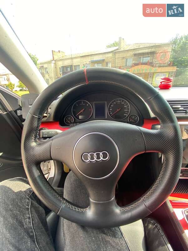 Седан Audi A4 2001 в Ладыжине