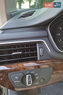 Седан Audi A4 2019 в 