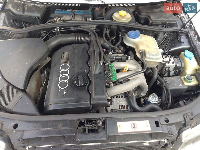 Универсал Audi A4 1997 в Черновцах