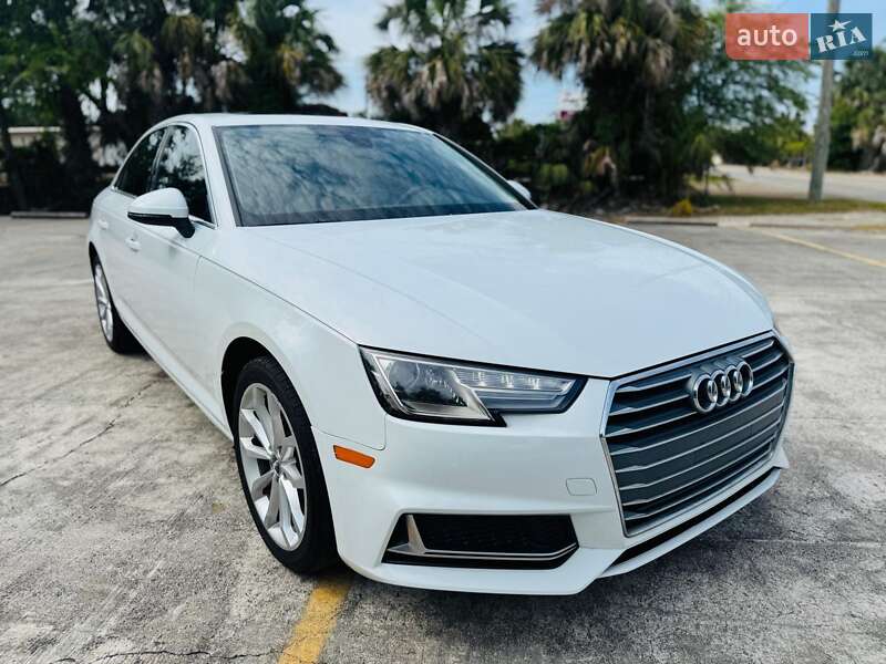Седан Audi A4 2019 в 