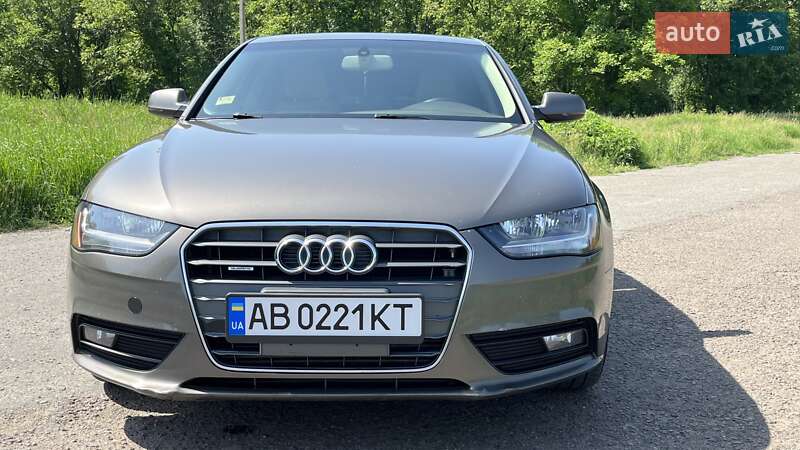 Седан Audi A4 2014 в Ямполе