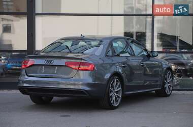 Седан Audi A4 2015 в 