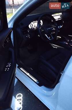 Седан Audi A4 2023 в 