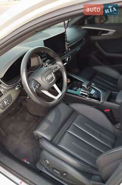 Седан Audi A4 2023 в 