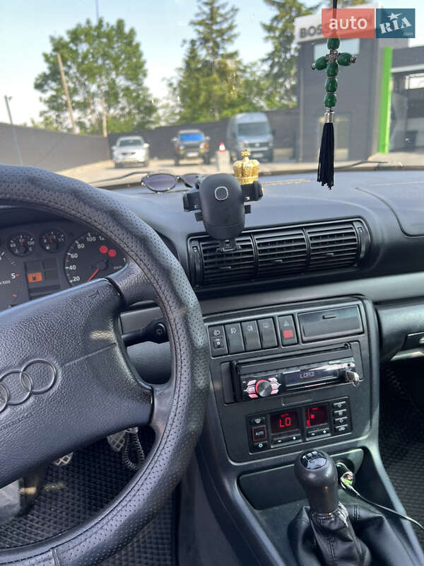 Універсал Audi A4 1997 в Чернівцях