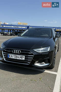 Седан Audi A4 2021 в 