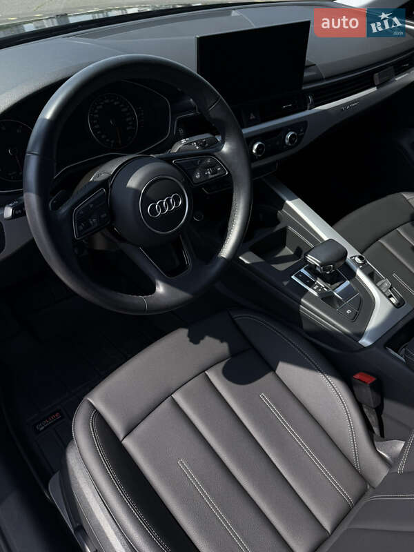 Седан Audi A4 2021 в Киеве