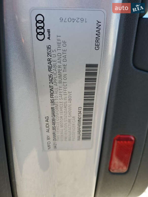 Седан Audi A4 2021 в Киеве