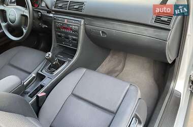 Седан Audi A4 2002 в 