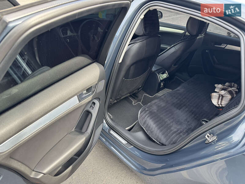 Седан Audi A4 2011 в Одессе