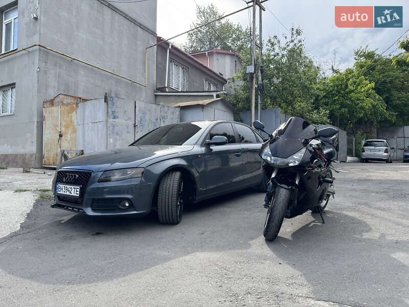 Седан Audi A4 2011 в Одессе