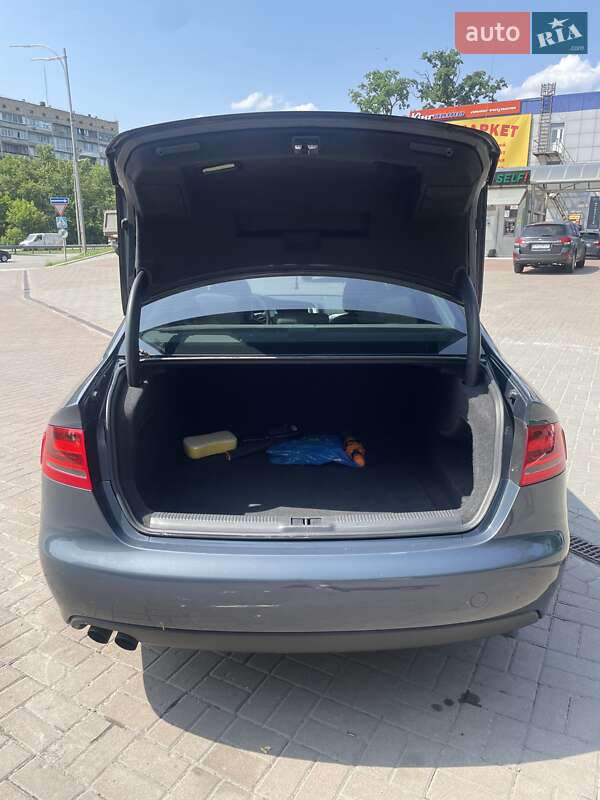 Седан Audi A4 2011 в Киеве
