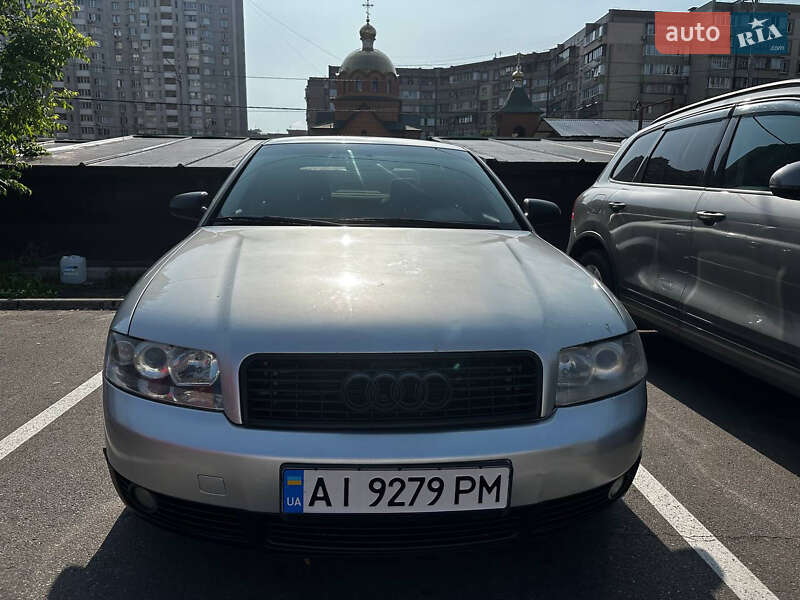 Седан Audi A4 2003 в Києві