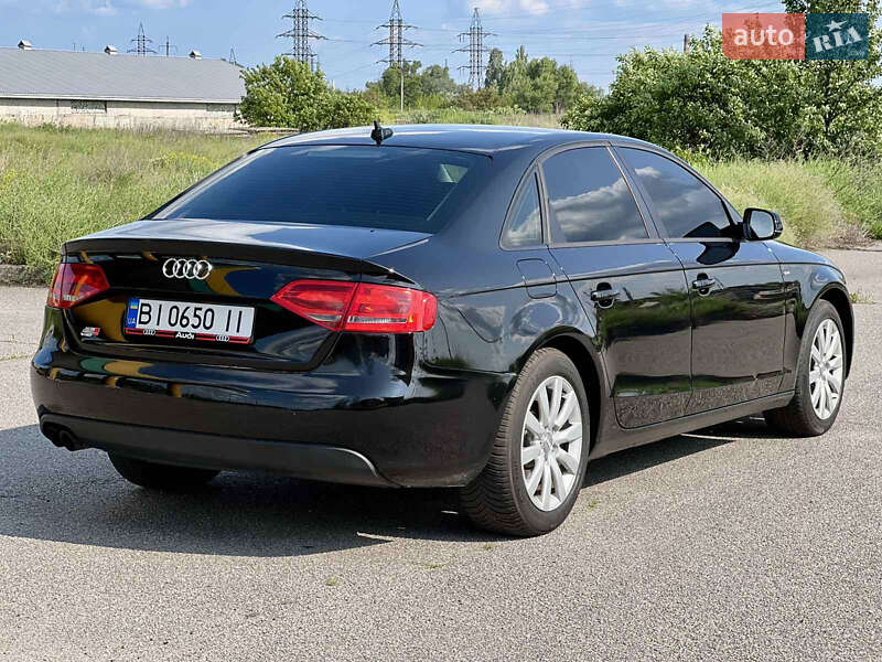 Седан Audi A4 2011 в Горішніх Плавнях