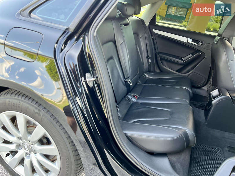 Седан Audi A4 2011 в Горішніх Плавнях