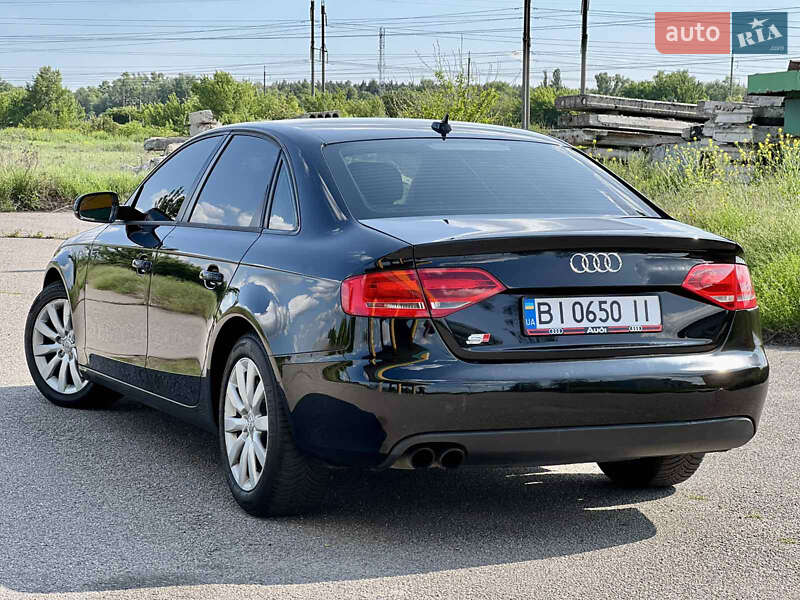 Седан Audi A4 2011 в Горішніх Плавнях