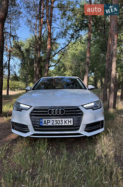Седан Audi A4 2018 в 
