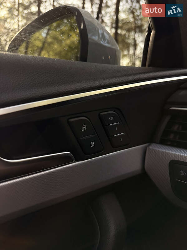 Седан Audi A4 2018 в Запорожье