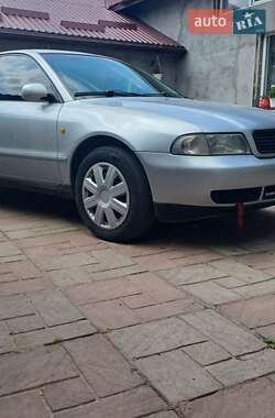 Седан Audi A4 1997 в 