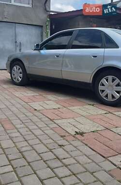 Седан Audi A4 1997 в 