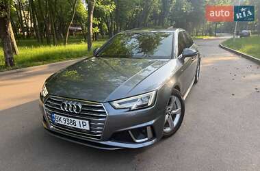 Седан Audi A4 2019 в Киеве