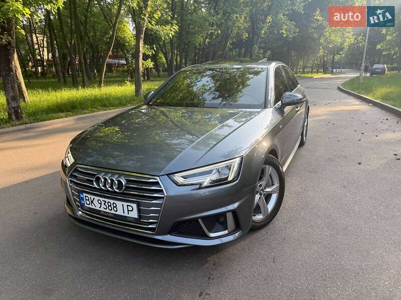 Седан Audi A4 2019 в 