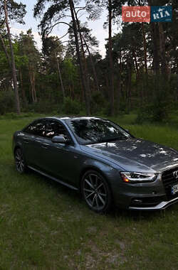 Седан Audi A4 2015 в 
