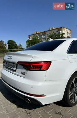 Седан Audi A4 2017 в 