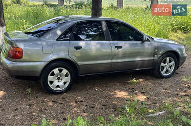 Седан Audi A4 1996 в 