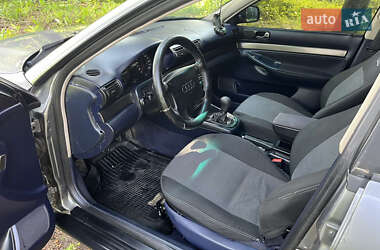 Седан Audi A4 1996 в 