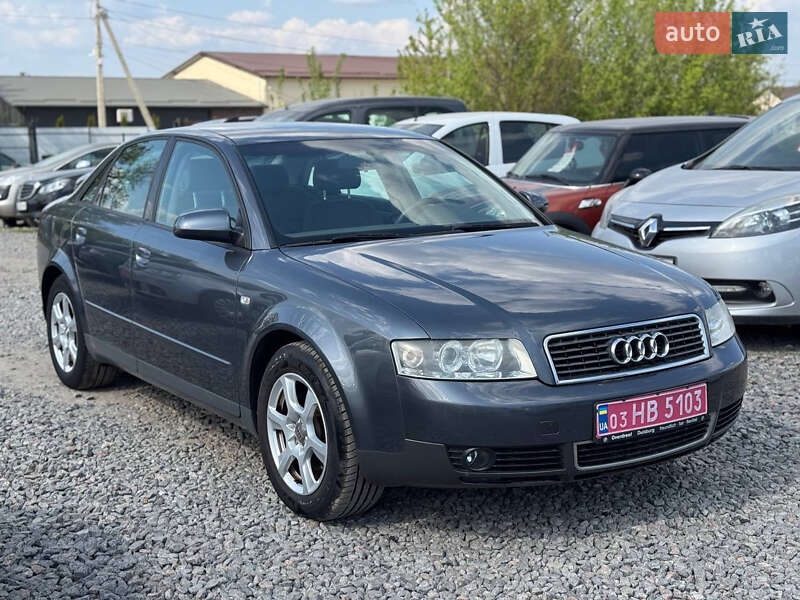 Седан Audi A4 2001 в 