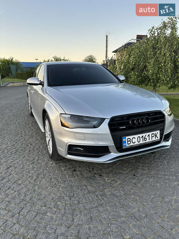 Седан Audi A4 2014 в Львові