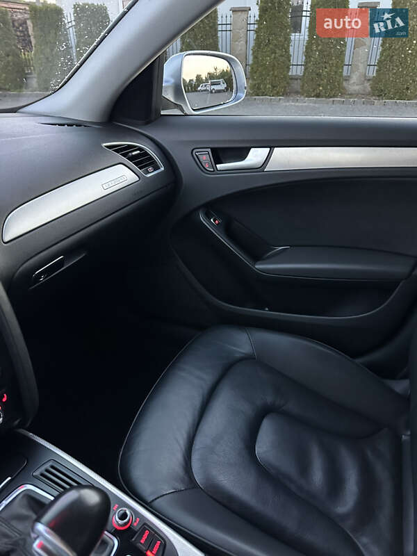 Седан Audi A4 2014 в Львові